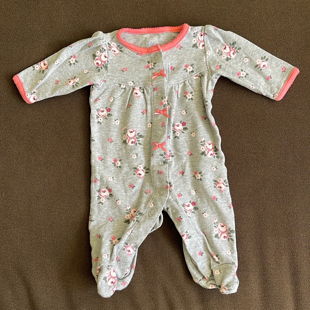 Baby girl clothes, size 3 months, colors pink and gray. Excellent condition.